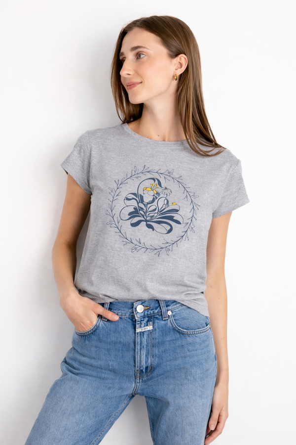 Botanical Circle Tee – Vintage Floral Illustration T-Shirt