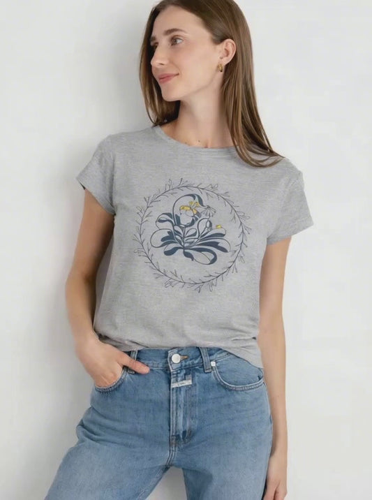 Botanical Circle Tee – Vintage Floral Illustration T-Shirt